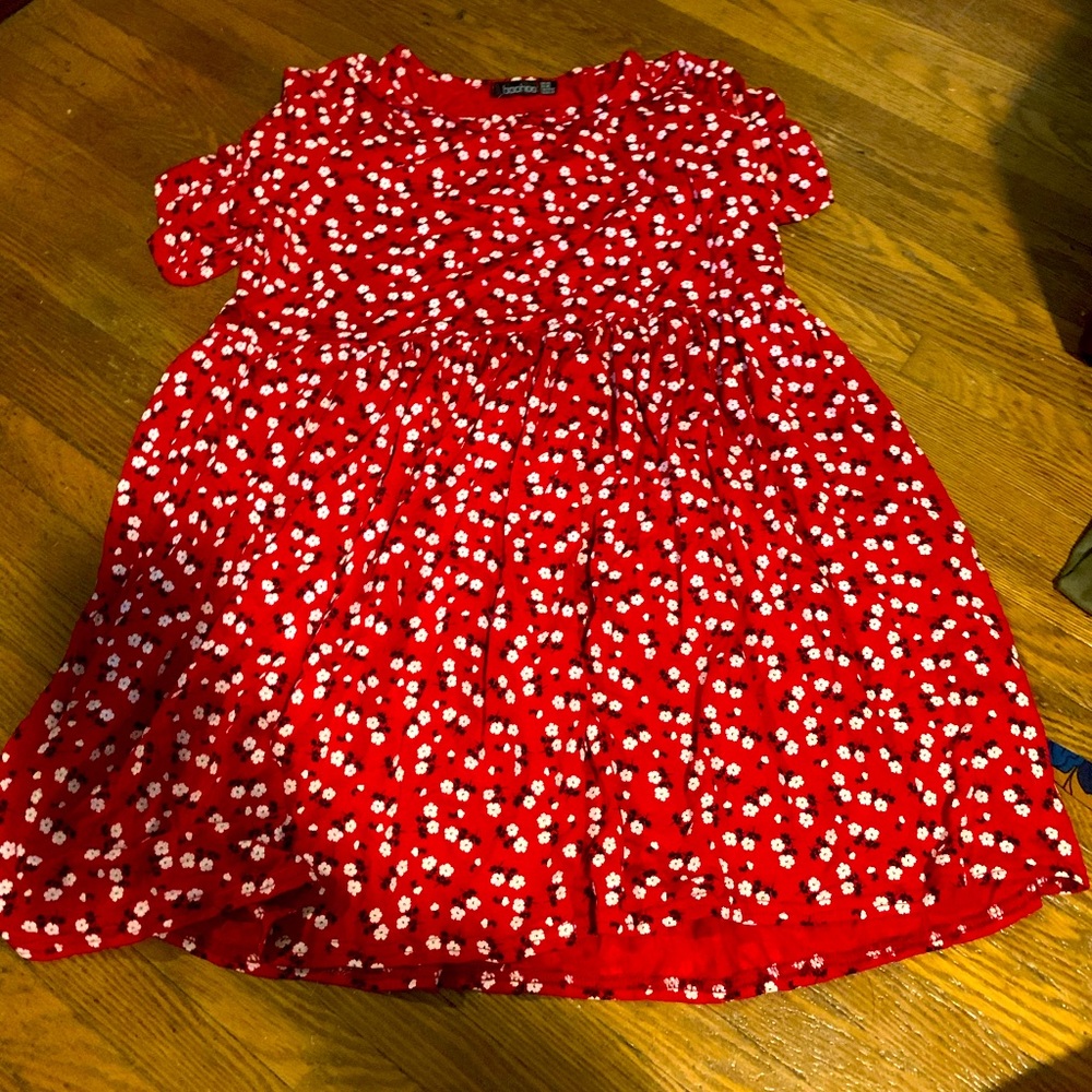 Red mini dress with floral detail from Boohoo, Size 10. Never been worn.